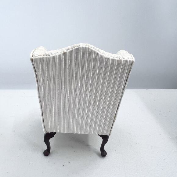 Vintage Bespaq Dollhouse Miniature Victorian Wing Chair Ball & Claw Feet 1:12 - Picture 3 of 6